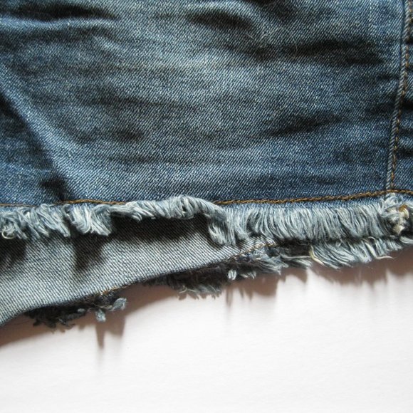 Hippie Laundry Frayed Edge Jean Shorts - Picture 5 of 9